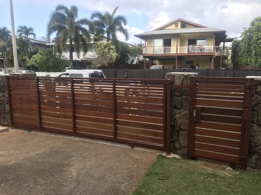 Long horizontal wood gate DFW
